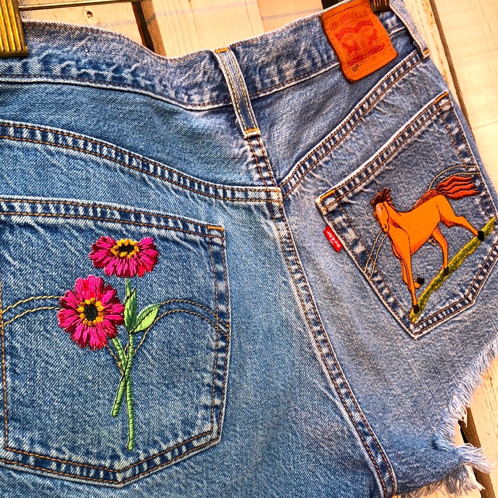 Vintage Levi’s 501 Customized Embroidered Horse Daisy Patchwork RARE - Picture 2 of 13